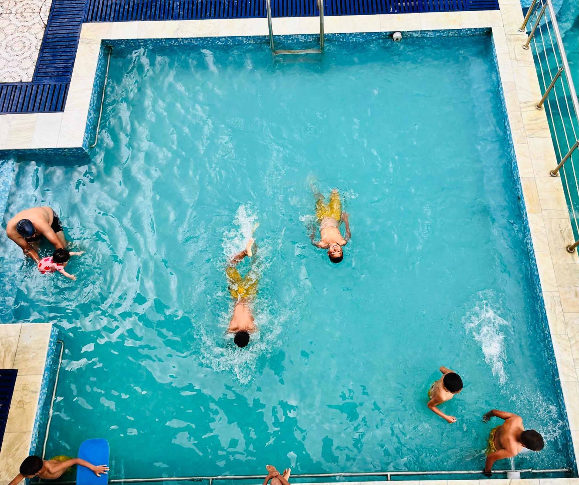 Hotel Waterland Aiju 外观 照片